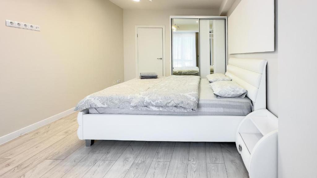 Glass New Apartments Ultracentral Chişinău Eksteriør billede