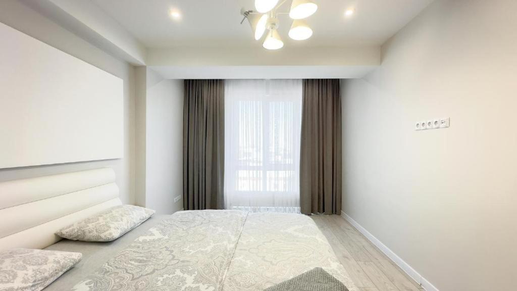 Glass New Apartments Ultracentral Chişinău Eksteriør billede