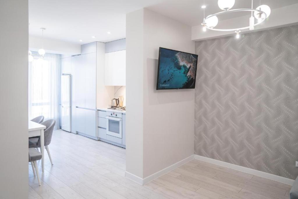 Glass New Apartments Ultracentral Chişinău Eksteriør billede